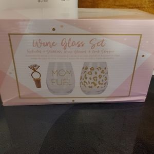 Mom Fuel wine glass set NIB